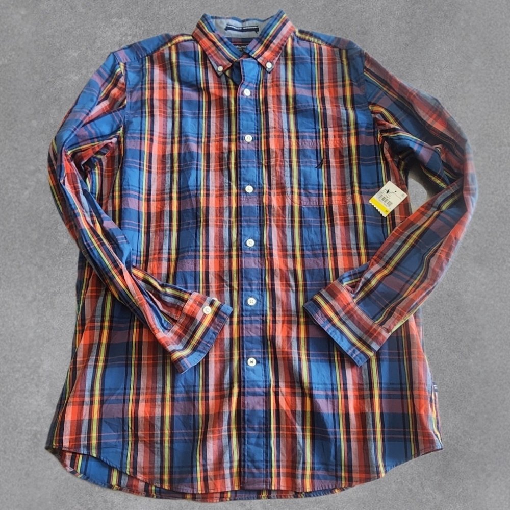 NWT Nautica Button Down Plaid Size Medium